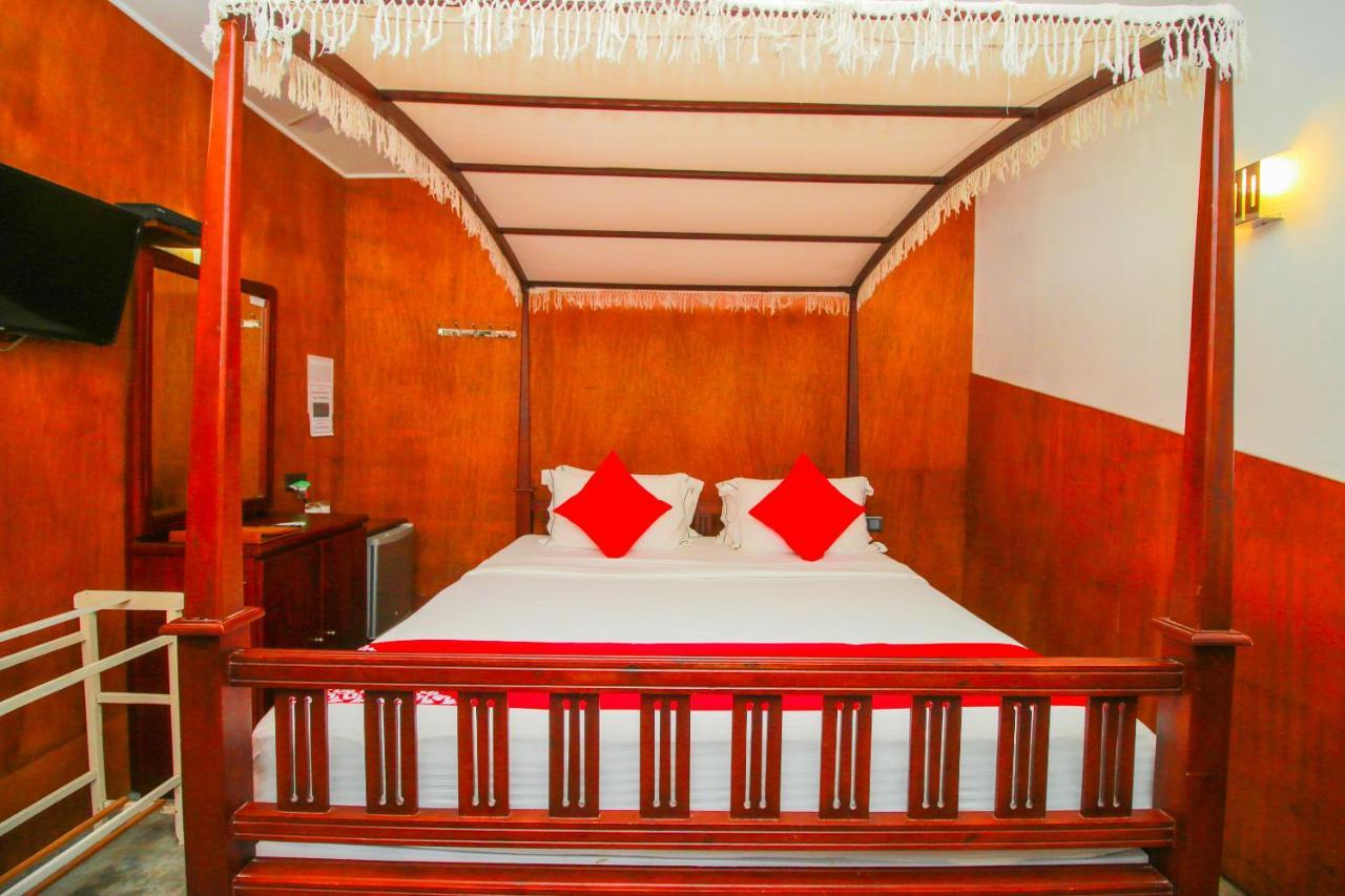 Hotel Nawathana 마타라 외부 사진